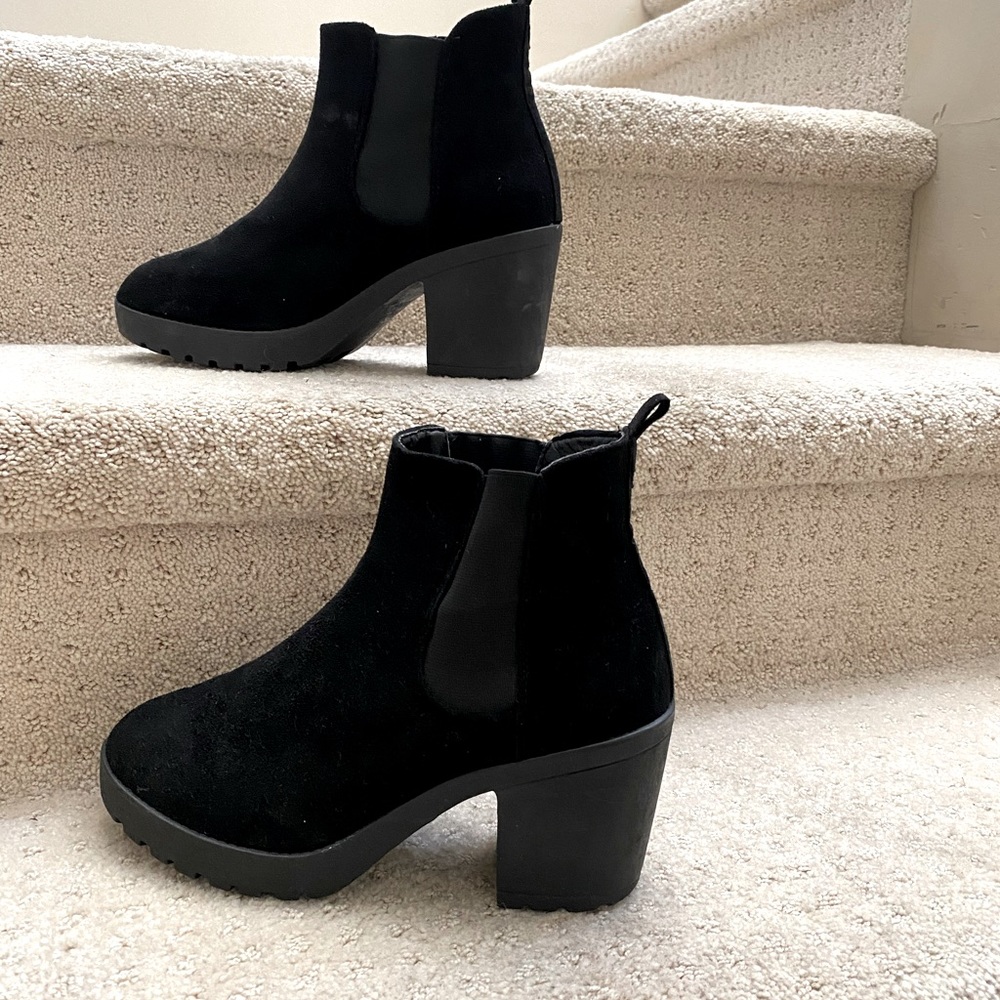 Bootie / Chelsea Boot